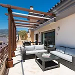 Ph Bellagio: Luxurious And Romantic Duplex Penthouse With Private Pool & Sea Views *