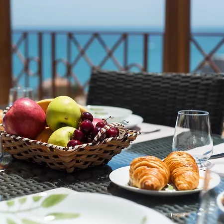 Ph Bellagio: Luxurious And Romantic Duplex Penthouse With Private Pool & Sea Views *